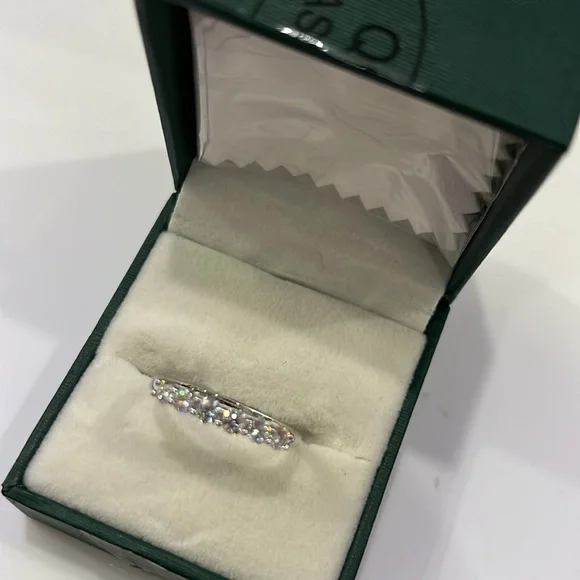 75. ❤️IMOLOVE 14K White Gold 6 Stone Moissanite Band Rings 0.7CT BRAND NEW - Picture 3 of 4